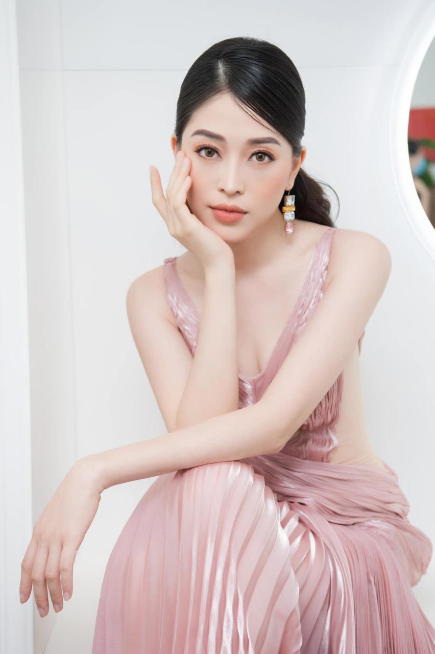 69+ Ảnh Gái Xinh Tiktok mặc Váy nhắn cực gợi cảm Những bức ảnh đầy quyến rũ trên nền tảng giải trí số 1 hiện nay