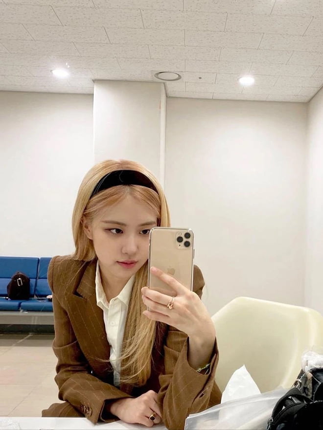 99+ Ảnh Gái Xinh Chụp Trước Gương Che Mặt Đẹp Nghiêng Nước Nghiêng Thành Những Bức Ảnh Gợi Cảm và Tuyệt Đẹp