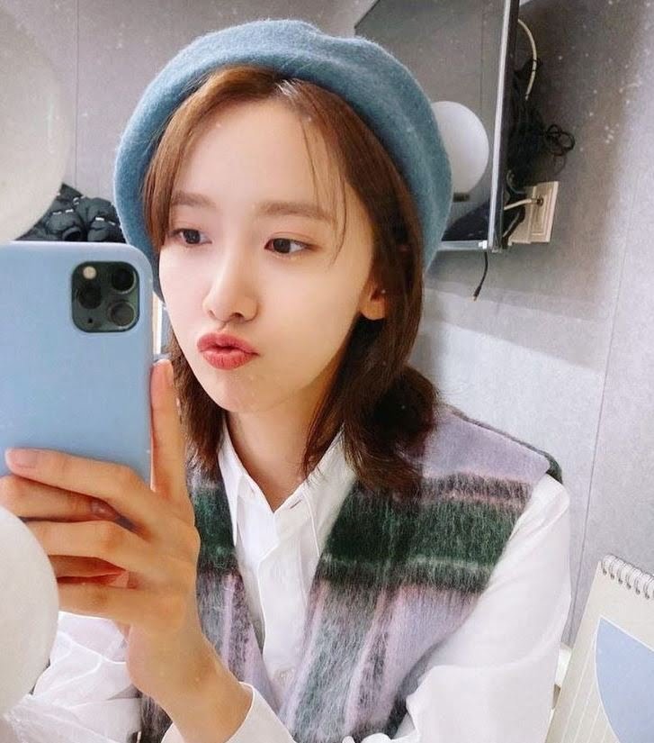 99+ Ảnh Gái Xinh Chụp Trước Gương Che Mặt Đẹp Nghiêng Nước Nghiêng Thành Những Bức Ảnh Gợi Cảm và Tuyệt Đẹp